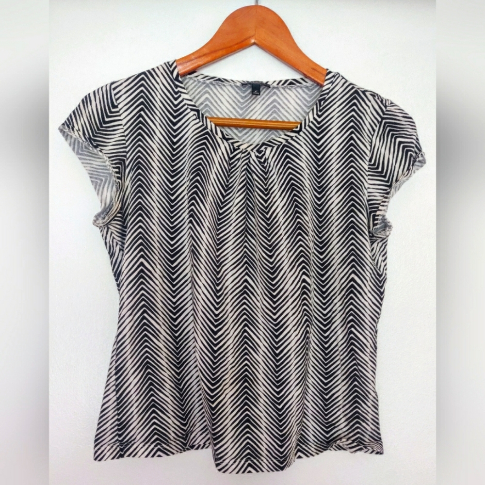 Talbots Petites Short Sleeve Shirt Size Medium Black and White Stripes Zebra GUC